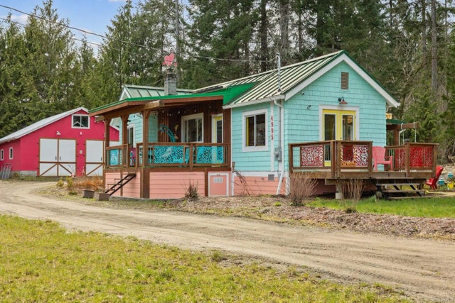 1 of 67 - 4995 Island Hwy S, Union Bay, BC