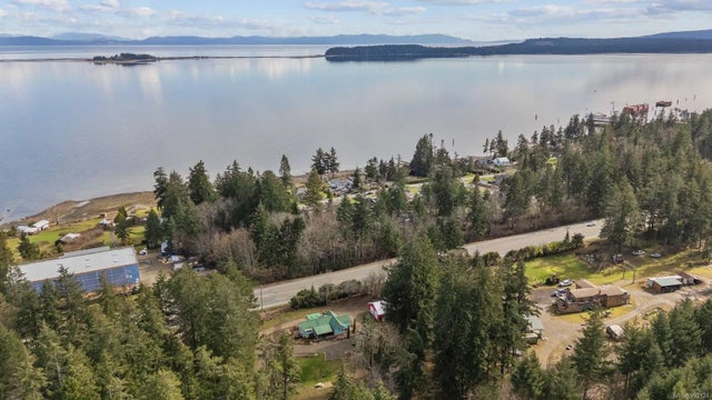 2 of 67 - 4995 Island Hwy S, Union Bay, BC