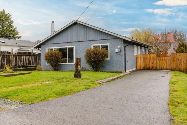 1 of 28 - 1559 Robert St, Crofton, BC