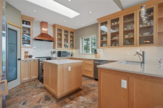 2 of 94 - 1223 Leishmans Rd, Quadra Island, BC