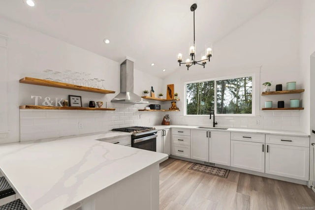 2 of 29 - 3178 Sunset Dr, Chemainus, BC