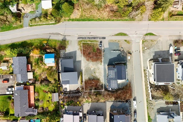 5 of 11 - 535 Gibson St, Tofino, BC