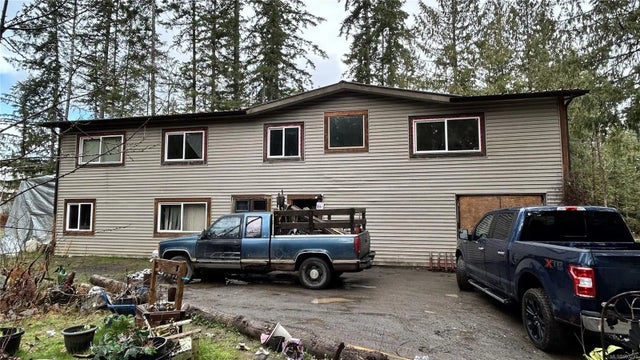 1 of 17 - 2181 Burgoyne Rd, Coombs, BC