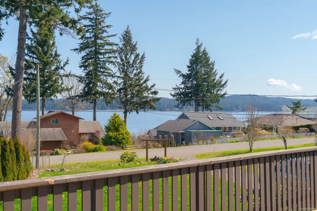 1 of 58 - 5925 Garvin Rd, Union Bay, BC