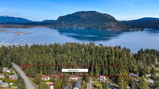 2 of 11 - 1615 Cowichan Bay Rd, Cowichan Bay, BC