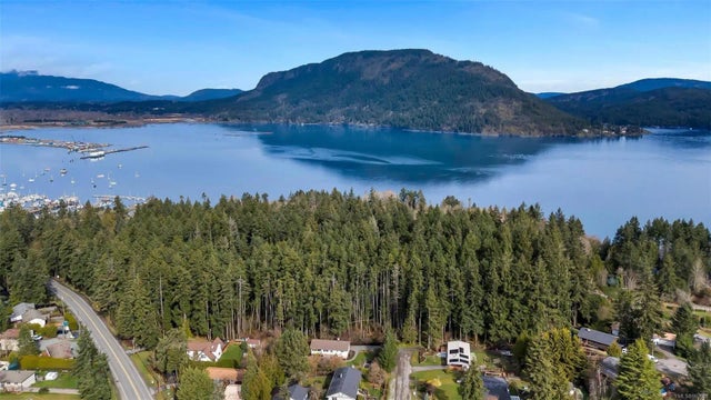 4 of 11 - 1615 Cowichan Bay Rd, Cowichan Bay, BC