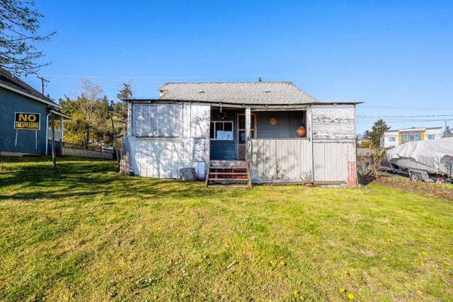 2 of 32 - 5630 Island Hwy S, Union Bay, BC