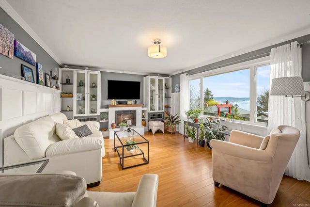 2 of 99 - 270 Lansdowne St, Union Bay, BC