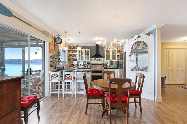 4 of 58 - 5614 Island Hwy S, Union Bay, BC