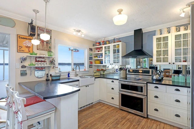 5 of 58 - 5614 Island Hwy S, Union Bay, BC