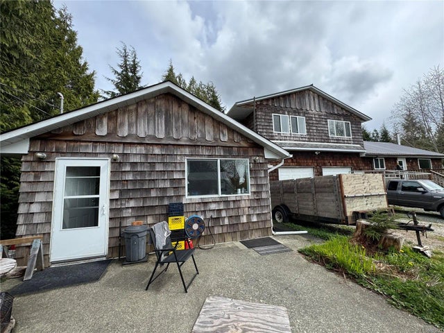 1 of 15 - 460 Pachena Rd, Bamfield, BC