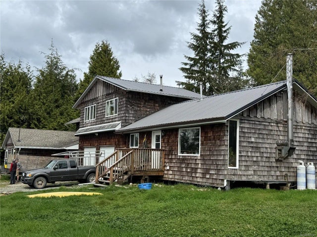 3 of 15 - 460 Pachena Rd, Bamfield, BC