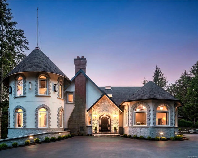 2 of 65 - 625 Lorimer Pl, Highlands, BC