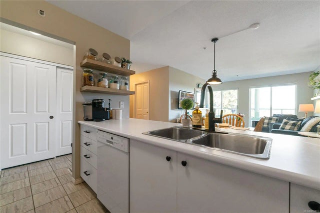 5 of 35 - 1685 Estevan Rd 411, Nanaimo, BC