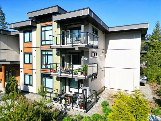 2 of 24 - 700 Yew Wood Rd 201, Tofino, BC