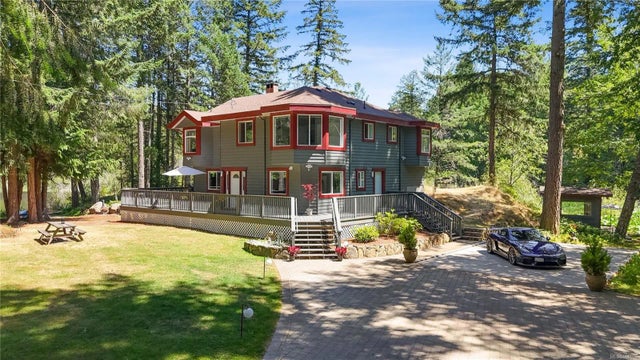 1 of 47 - 3380 Woodridge Pl, Highlands, BC