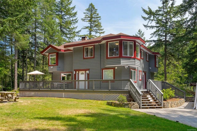 4 of 47 - 3380 Woodridge Pl, Highlands, BC