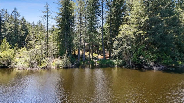 5 of 47 - 3380 Woodridge Pl, Highlands, BC