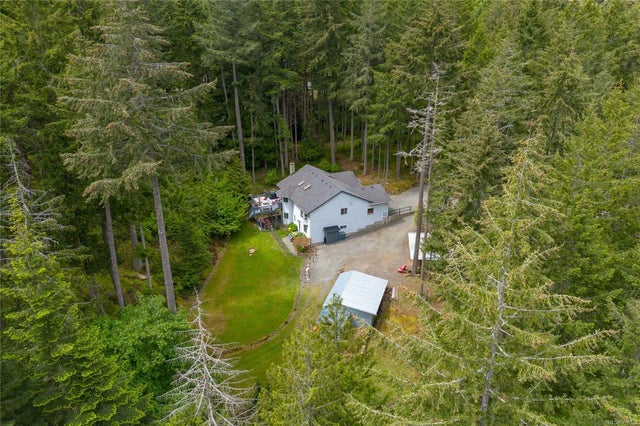 1 of 61 - 5395 Munn Rd, Highlands, BC