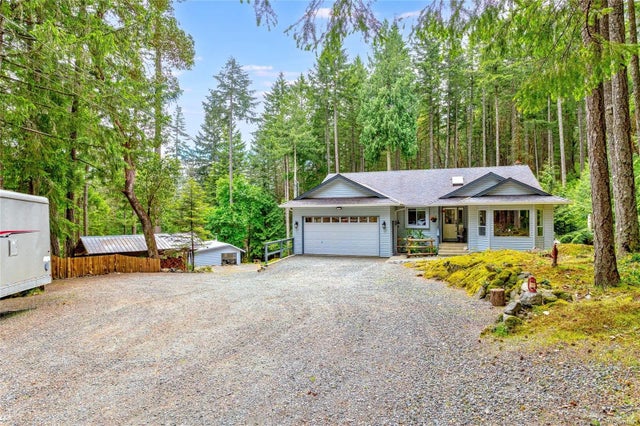 3 of 61 - 5395 Munn Rd, Highlands, BC
