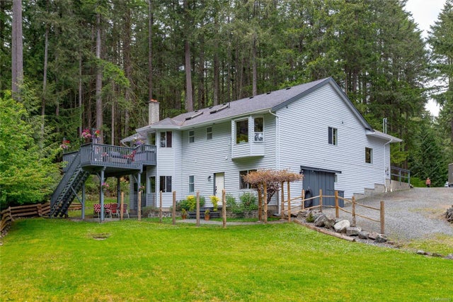 4 of 61 - 5395 Munn Rd, Highlands, BC