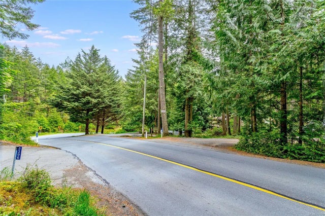 5 of 61 - 5395 Munn Rd, Highlands, BC