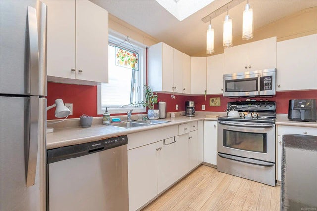 3 of 32 - 3100 Rinvold Rd 12, Hilliers, BC