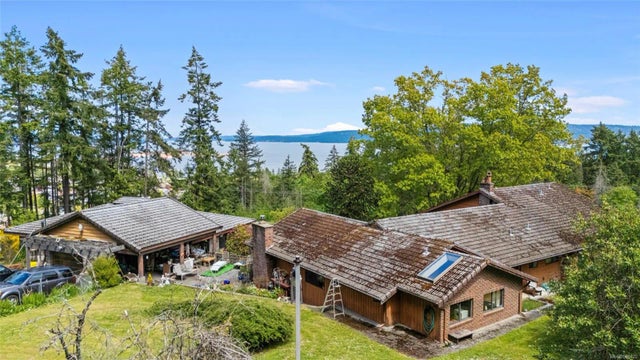 1 of 31 - 7908 Osborne Bay Rd, Crofton, BC