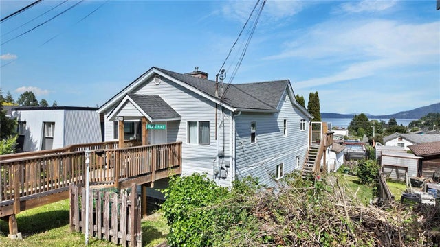 1 of 33 - 8119 Arthur St, Crofton, BC