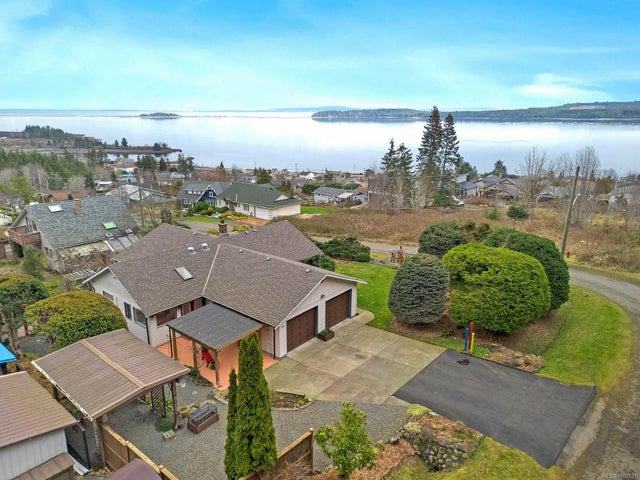 1 of 60 - 350 Nelson St, Union Bay, BC