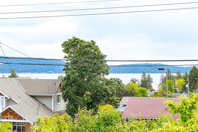 3 of 37 - 8060 York Ave, Crofton, BC