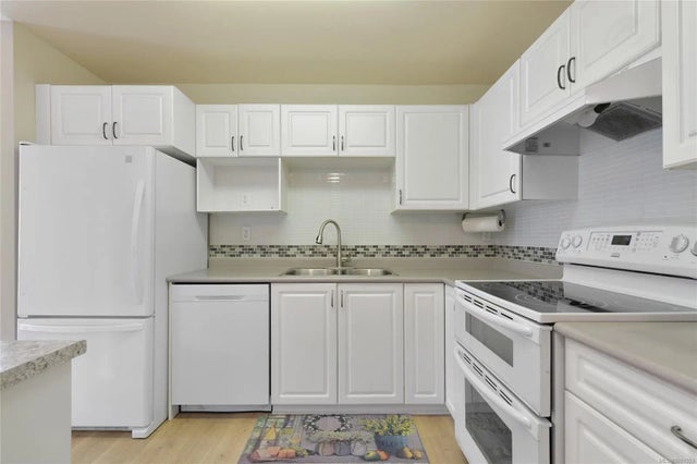 4 of 40 - 290 Island Hwy 207, View Royal, BC