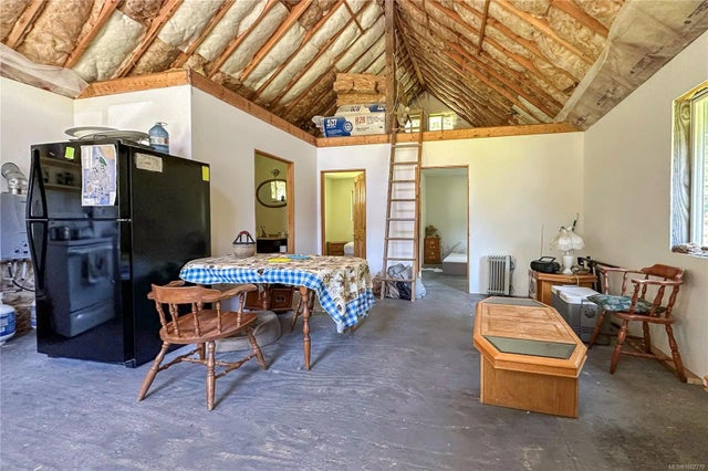 2 of 24 - 1317 Whaletown Rd, Cortes Island, BC