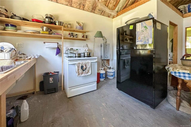 3 of 24 - 1317 Whaletown Rd, Cortes Island, BC