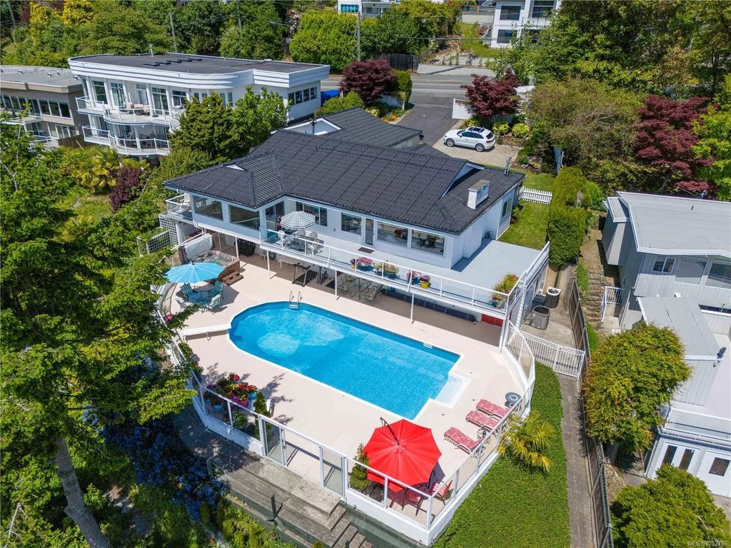 2920 Hammond Bay Rd, Nanaimo