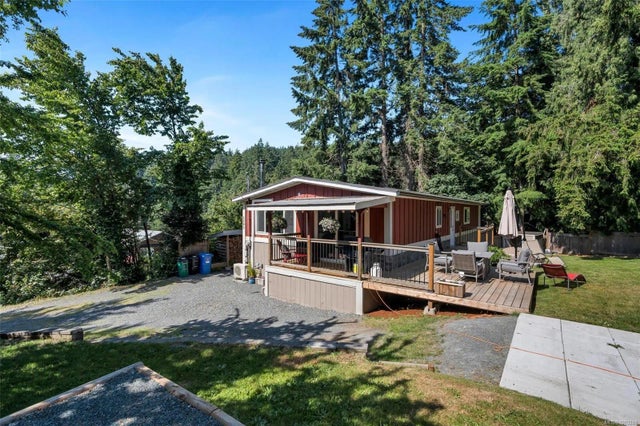 1 of 40 - 1501 Fairfield Rd, Cobble Hill, BC
