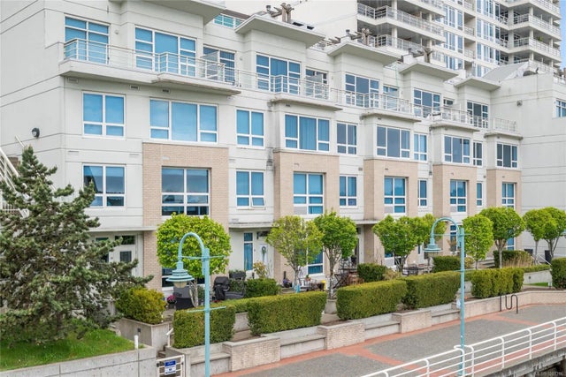 2 of 62 - 38 Front St Th18, Nanaimo, BC
