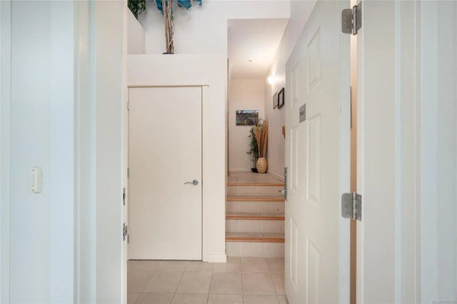 5 of 62 - 38 Front St Th18, Nanaimo, BC