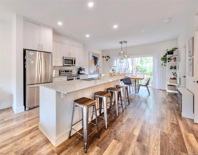 3 of 23 - 625 Hellesen Dr 14, Tofino, BC