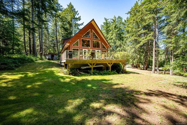 1 of 51 - 5455 Porpoise Cres, Hornby Island, BC