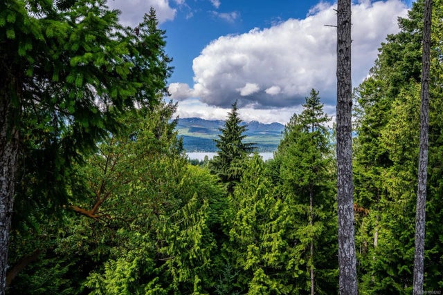 2 of 34 - 2350 Chickadee Rd, Denman Island, BC