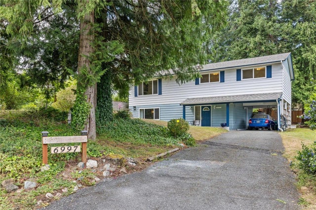 1 of 35 - 6997 Leland Rd, Lantzville, BC