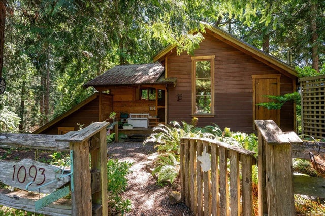 2 of 36 - 1093 Chappel Pl, Gabriola Island, BC