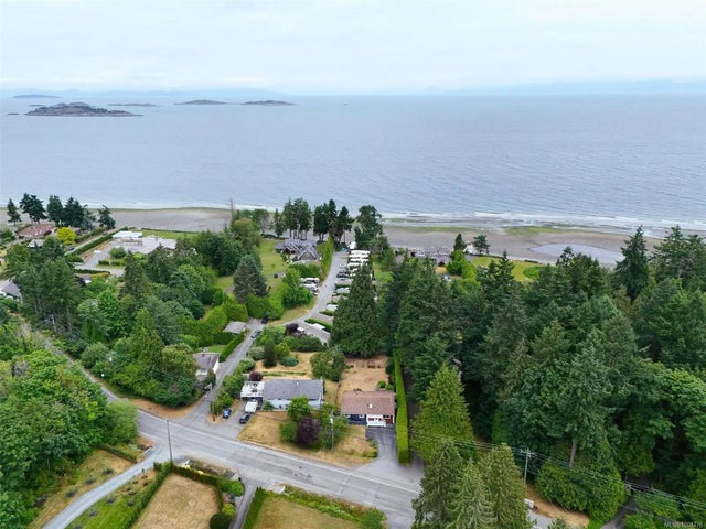 2 of 40 - 6982 Dickinson Rd, Lantzville, BC