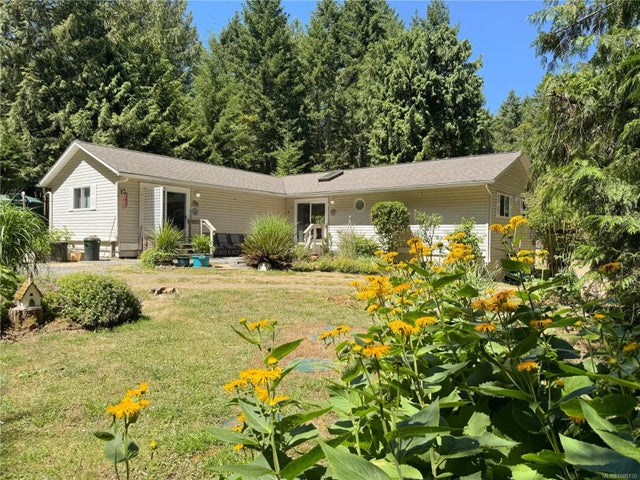 1 of 39 - 321 Kirby Rd, Gabriola Island, BC