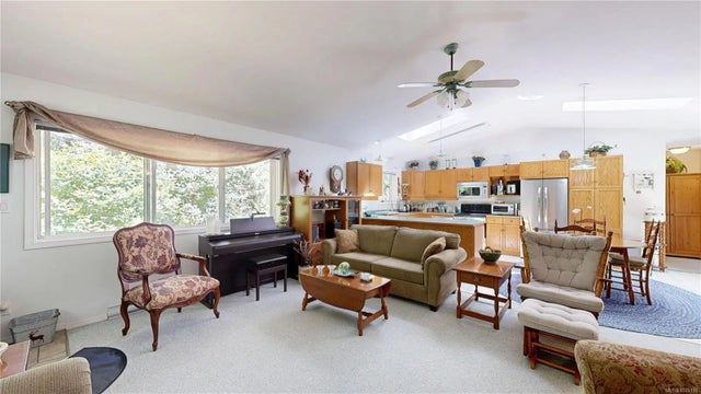 3 of 39 - 321 Kirby Rd, Gabriola Island, BC