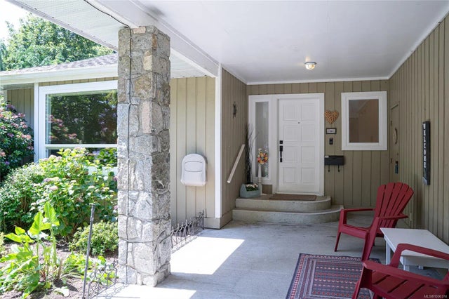 4 of 47 - 1725 Barrett Dr, North Saanich, BC