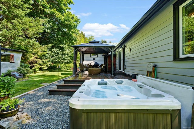 4 of 44 - 9490 South Shore Rd, Honeymoon Bay, BC