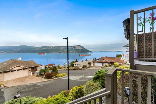 4 of 34 - 550 Marine Pl, Cobble Hill, BC