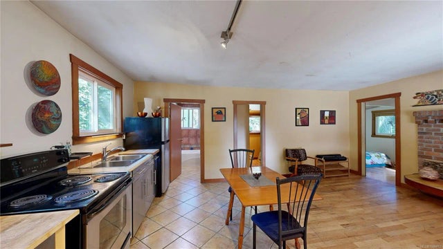 4 of 25 - 2555 Blueback Dr, Gabriola Island, BC